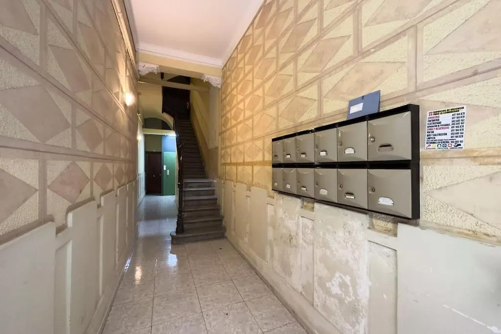 Bebarceloner Sants Apartments - 2 Bedrooms 0*, Barcelona Spanyolország
